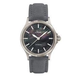 Montre 556 I Nacre Noir Bracelet Alcantara gris 556.0105 - Sinn
