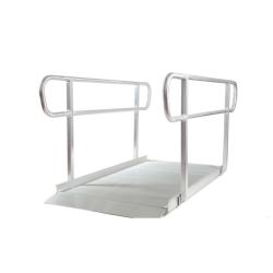 Rampe d'accès large avec main courante - 240 cm - Norme ERP - Aluminium - Poids max supporté : - 350 kg