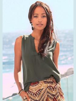 Débardeur encolure en v dégagée, couleur vert, taille 48, marque LASCANA - helline